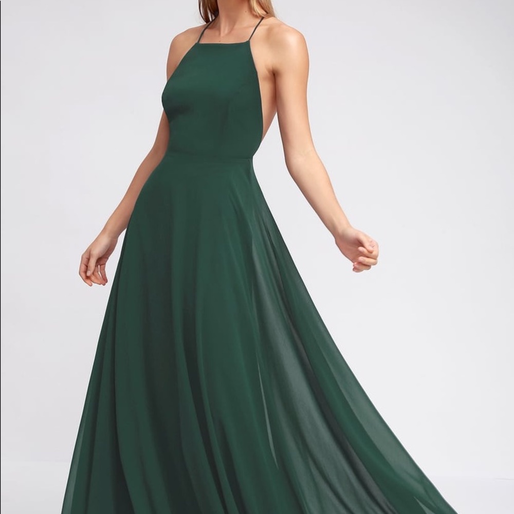 Lulu’s green formal dress